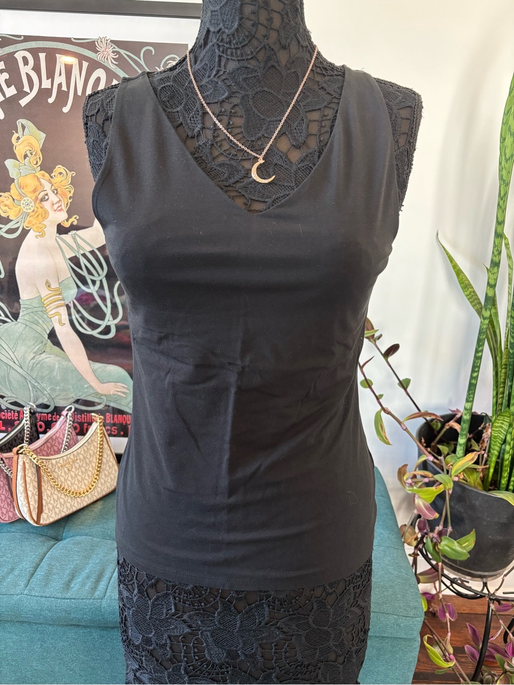 Express Black Sleeveless V-Neck Tank Top